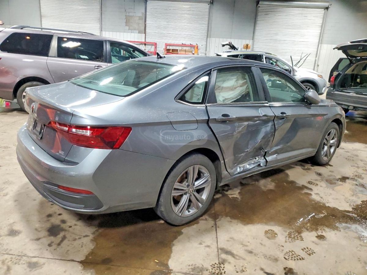 Volkswagen Jetta - фото 4