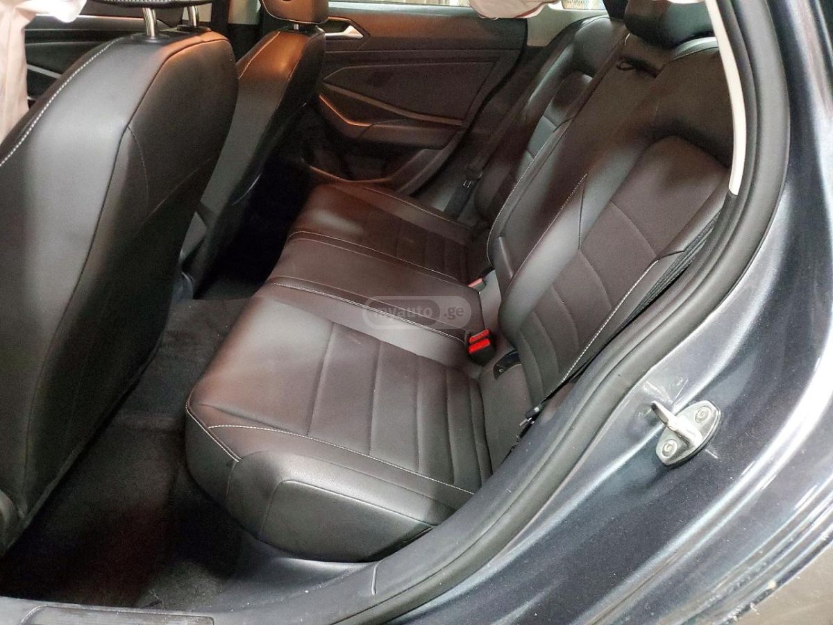 Volkswagen Jetta - фото 9