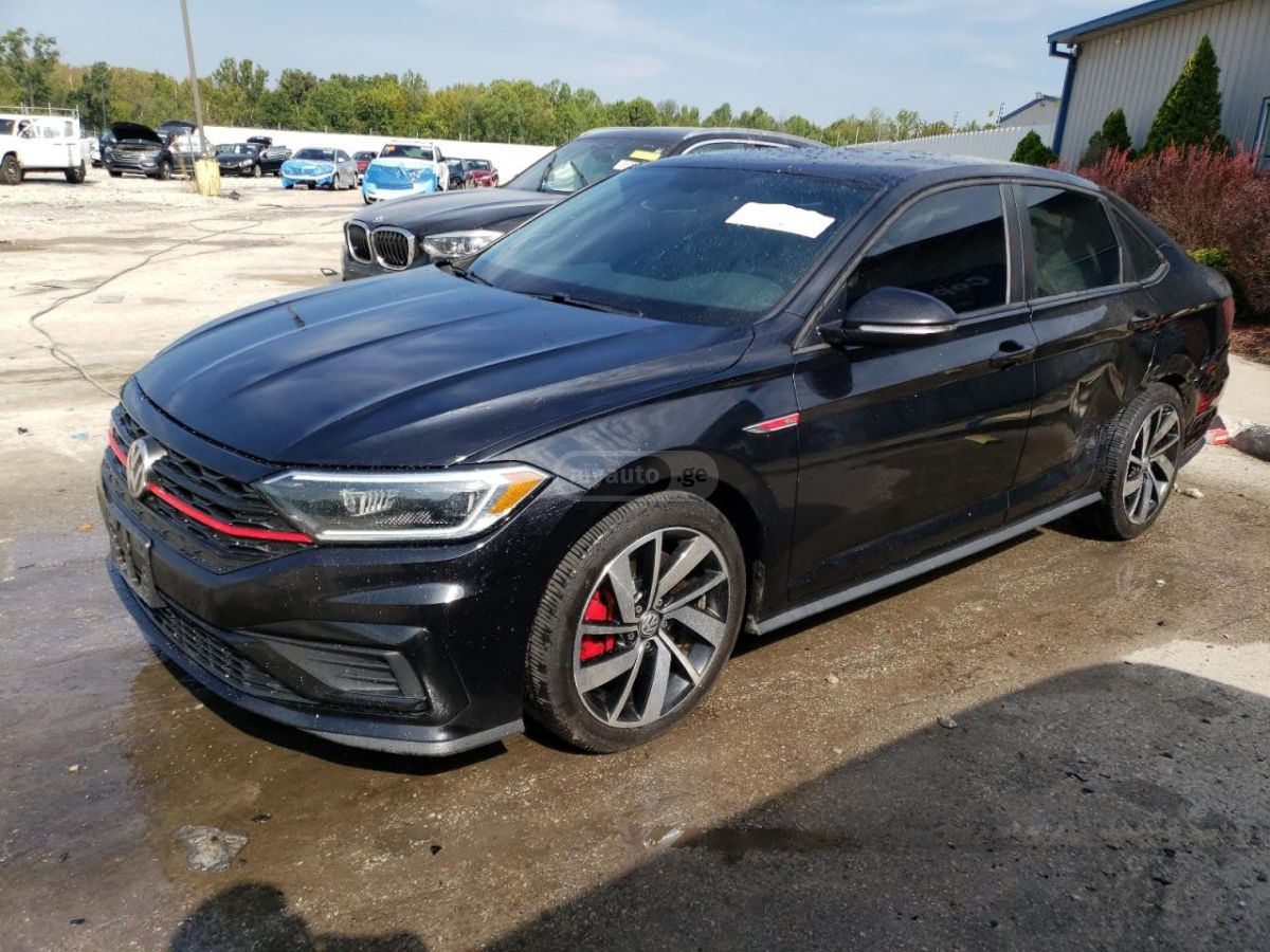 Volkswagen Jetta - фото 1