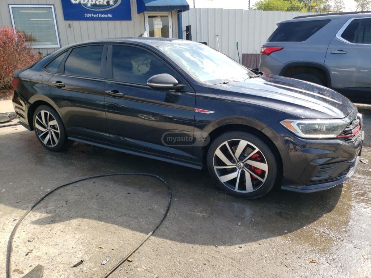 Volkswagen Jetta - фото 2