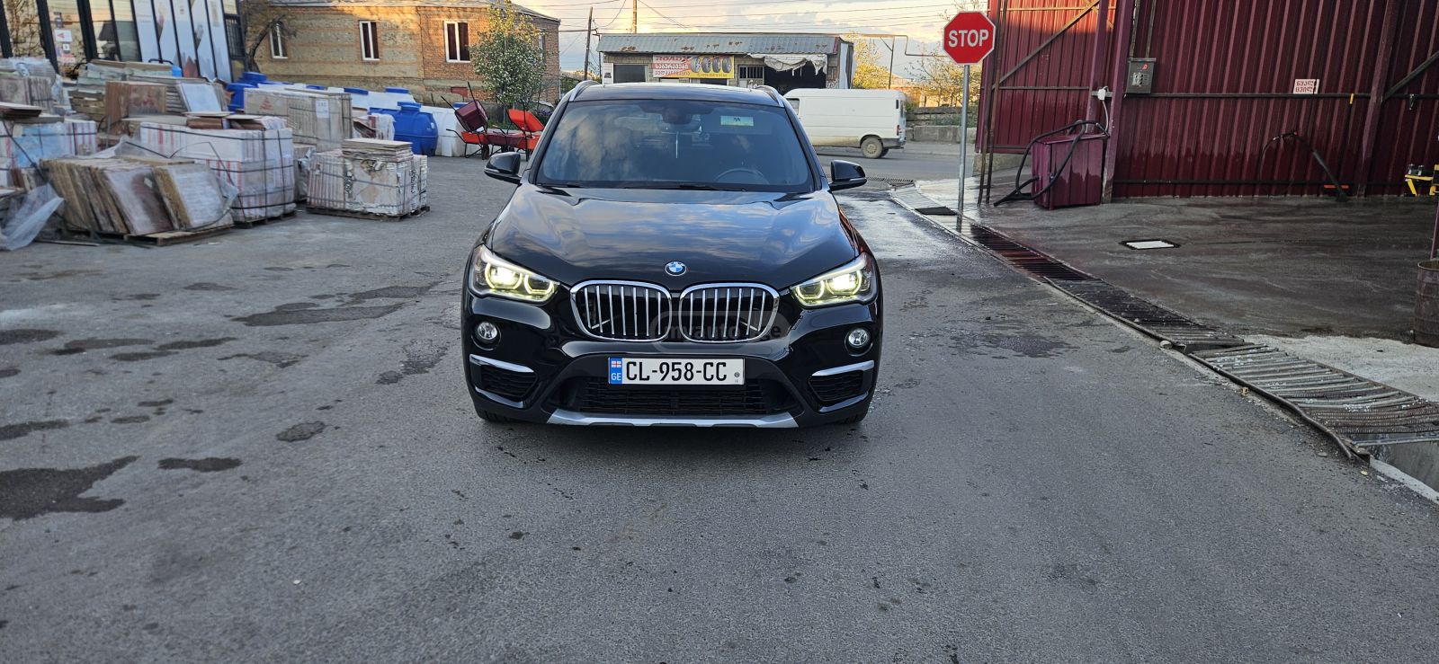 BMW X1 - фото 1