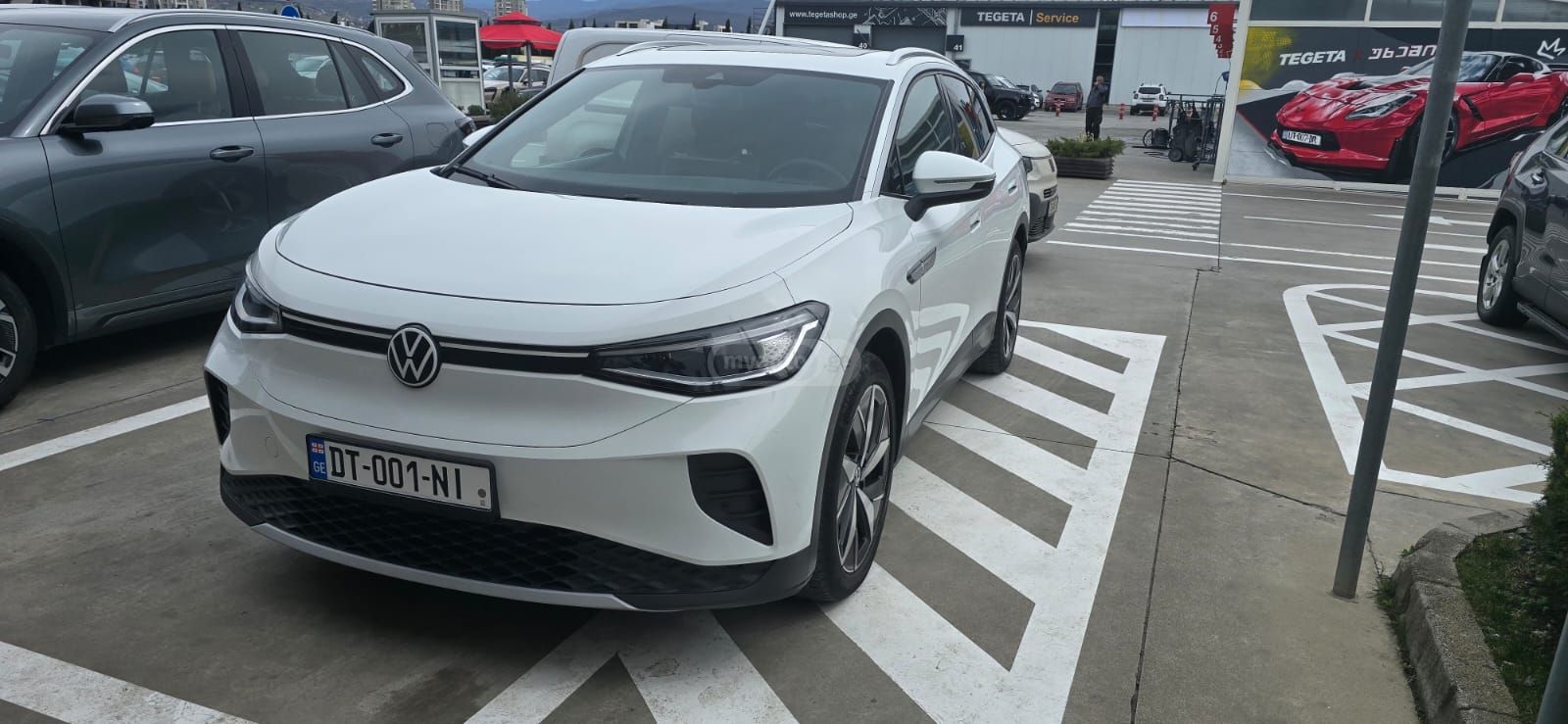 Volkswagen ID 4 - фото 1