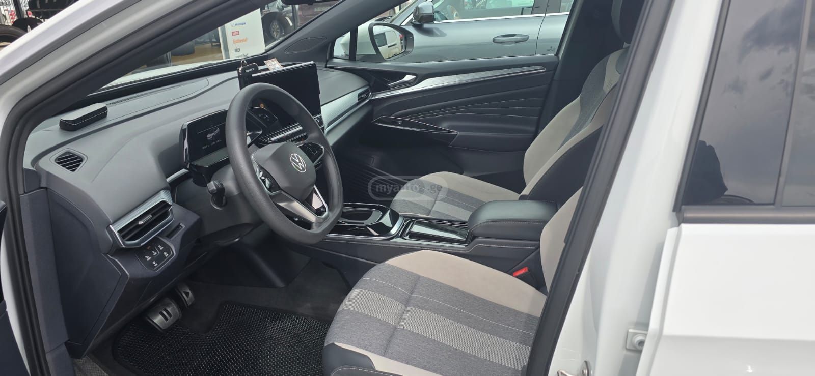 Volkswagen ID 4 - фото 3