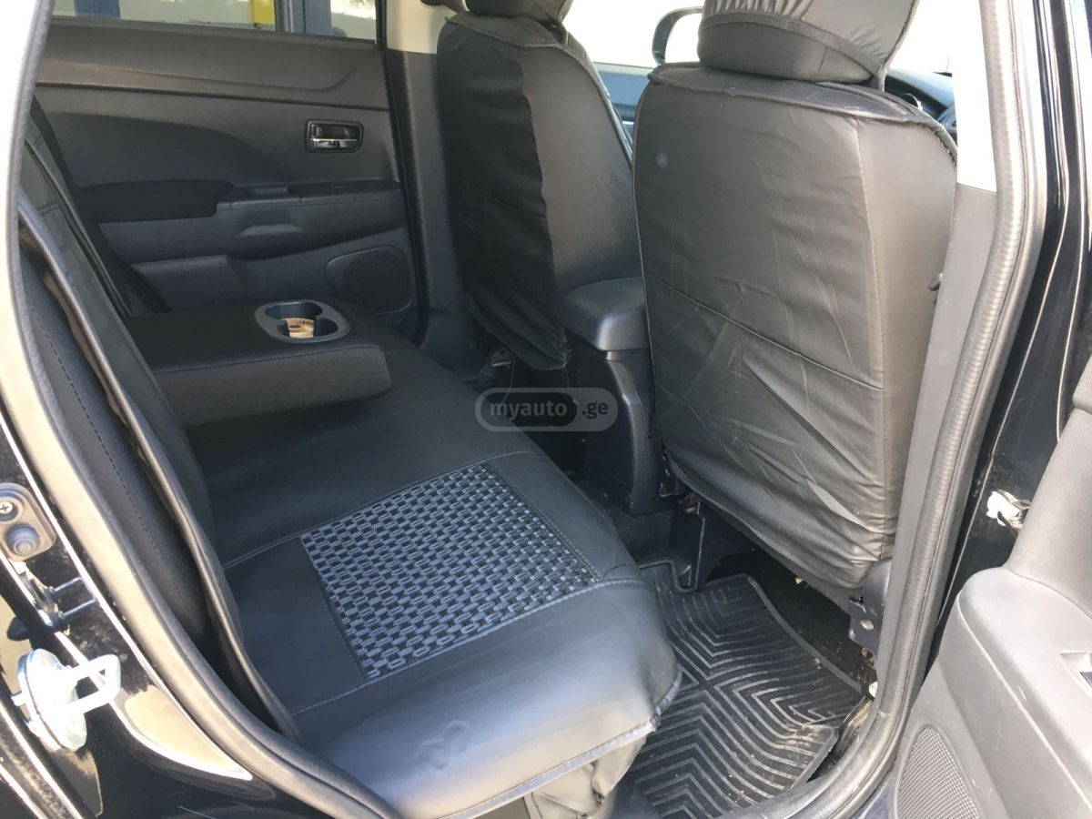 Mitsubishi Outlander Sport - фото 11