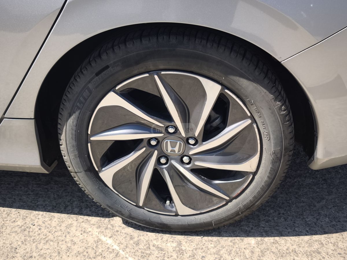 Honda Insight - фото 7