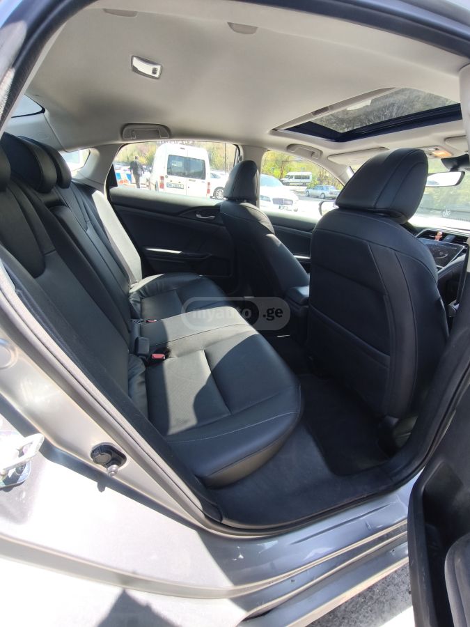 Honda Insight - фото 9