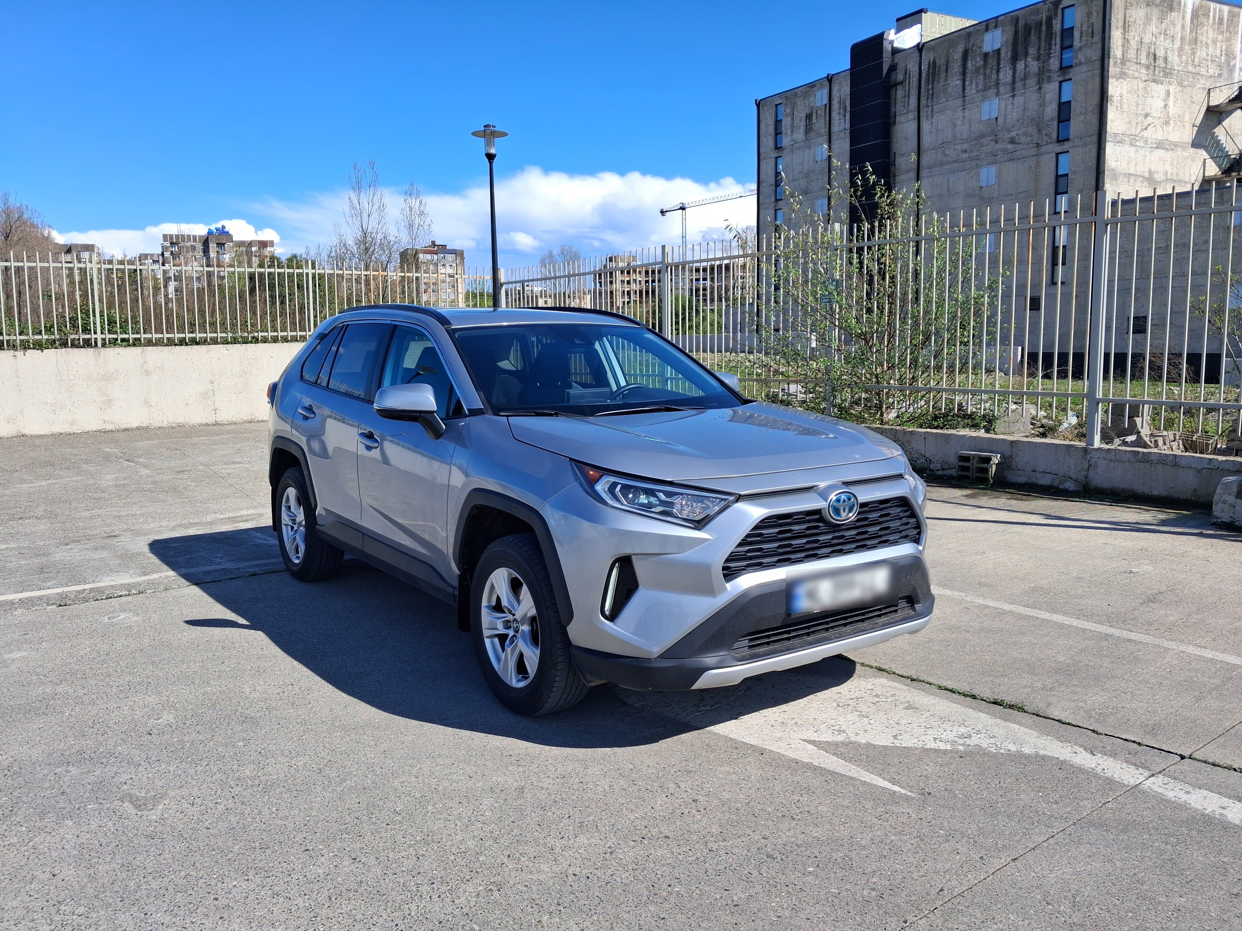 Toyota RAV 4 - фото 1