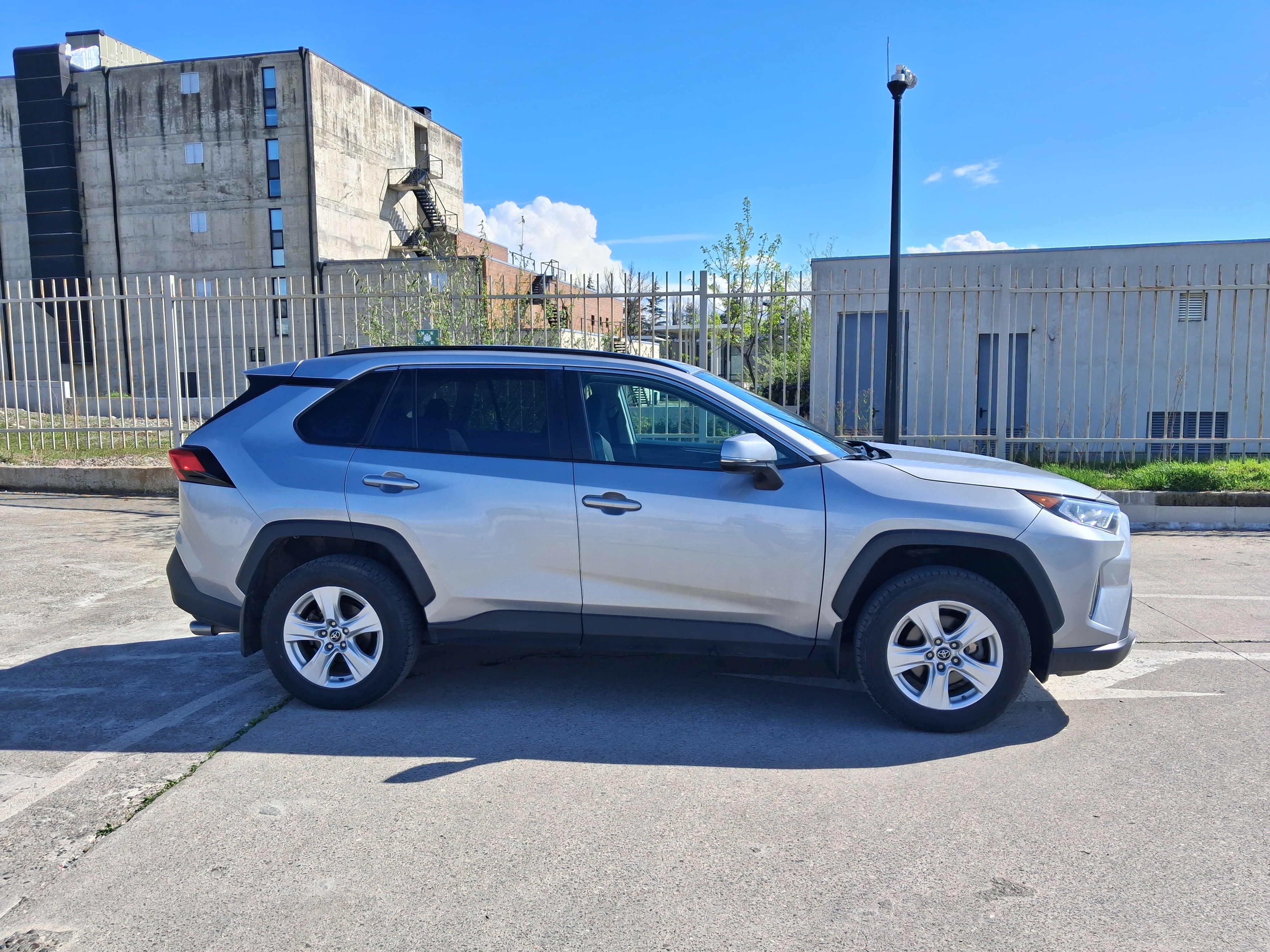 Toyota RAV 4 - фото 2