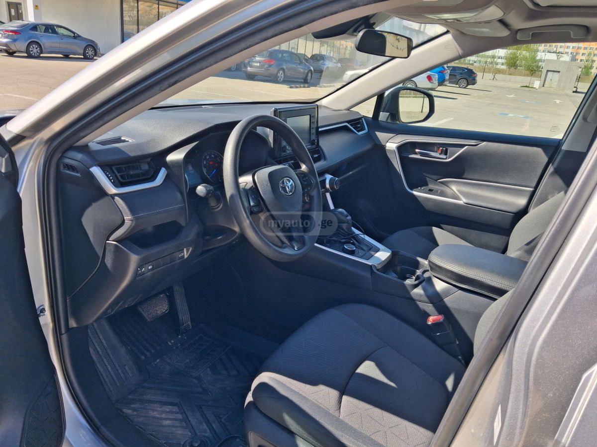 Toyota RAV 4 - фото 7