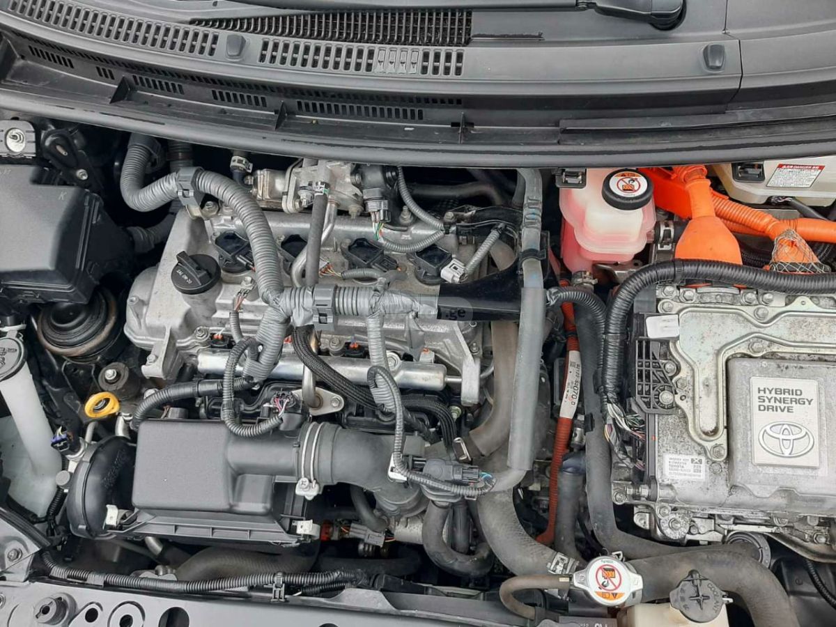 Toyota Prius C - фото 8