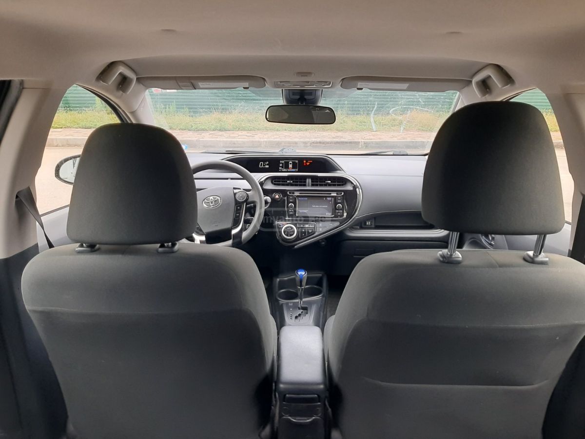 Toyota Prius C - фото 9