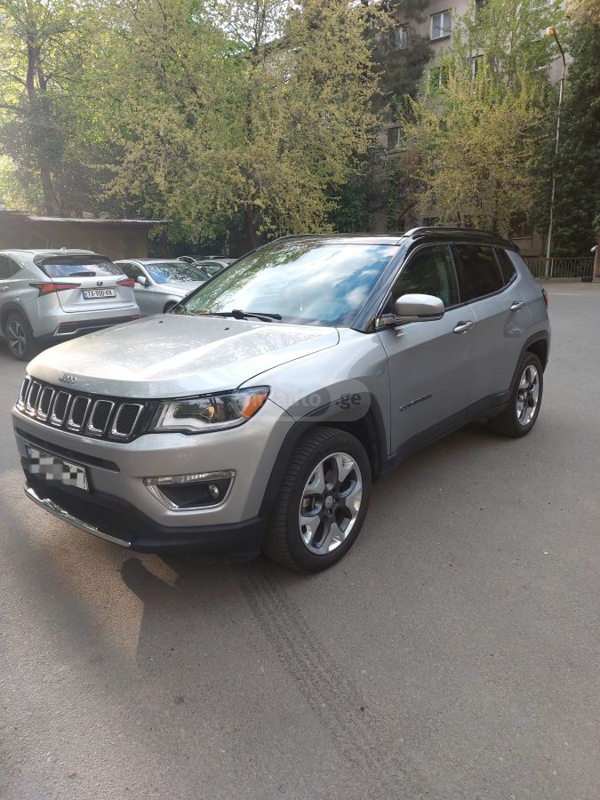 Jeep Compass - фото 1