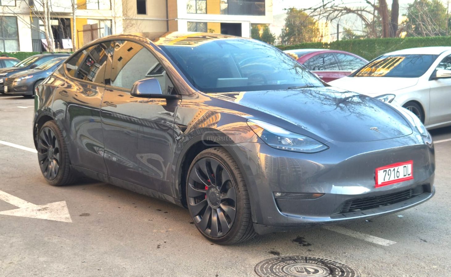 Tesla Model Y - фото 2