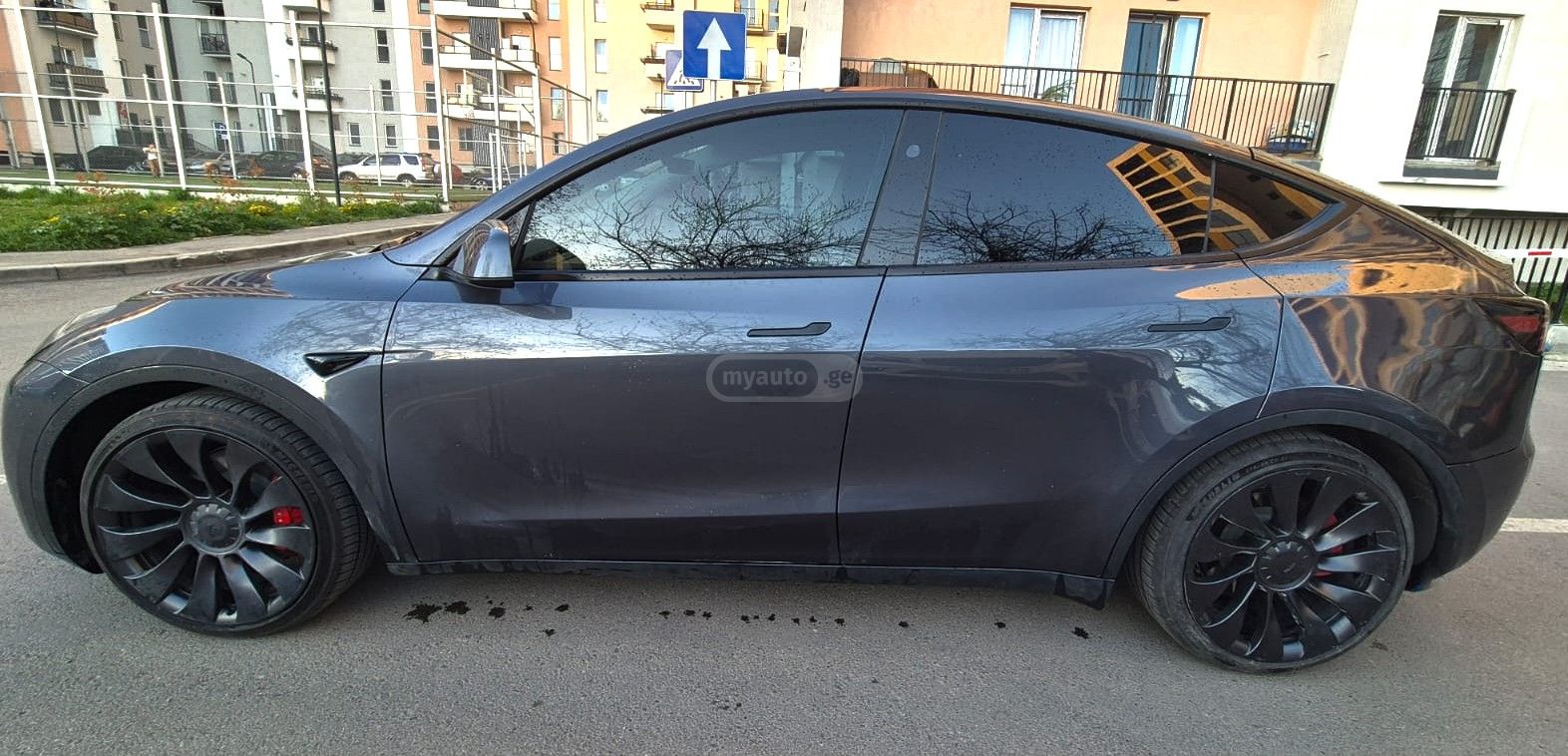 Tesla Model Y - фото 4