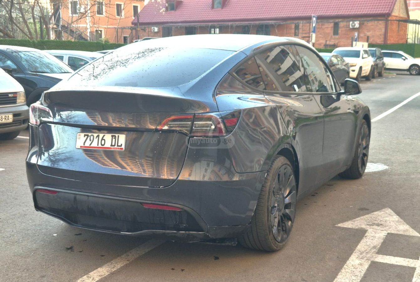 Tesla Model Y - фото 5