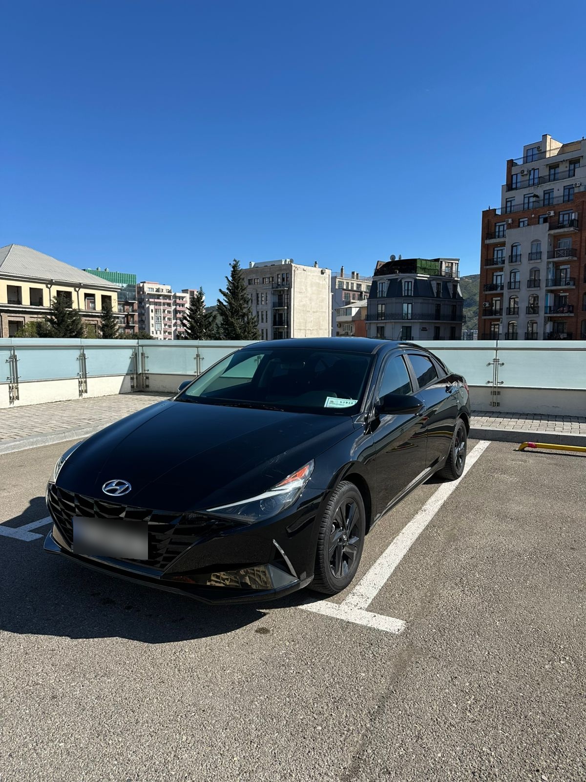 Hyundai Elantra - фото 1