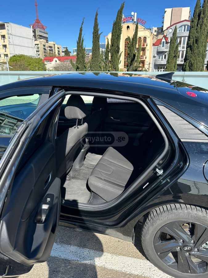 Hyundai Elantra - фото 7