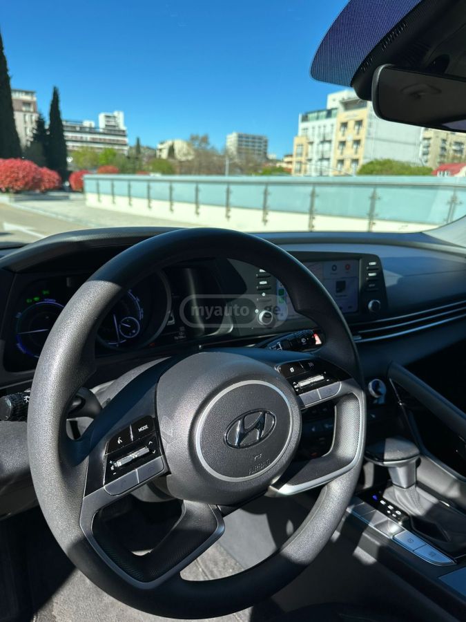 Hyundai Elantra - фото 8