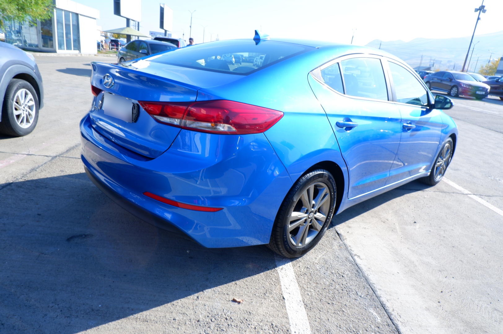 Hyundai Elantra - фото 4