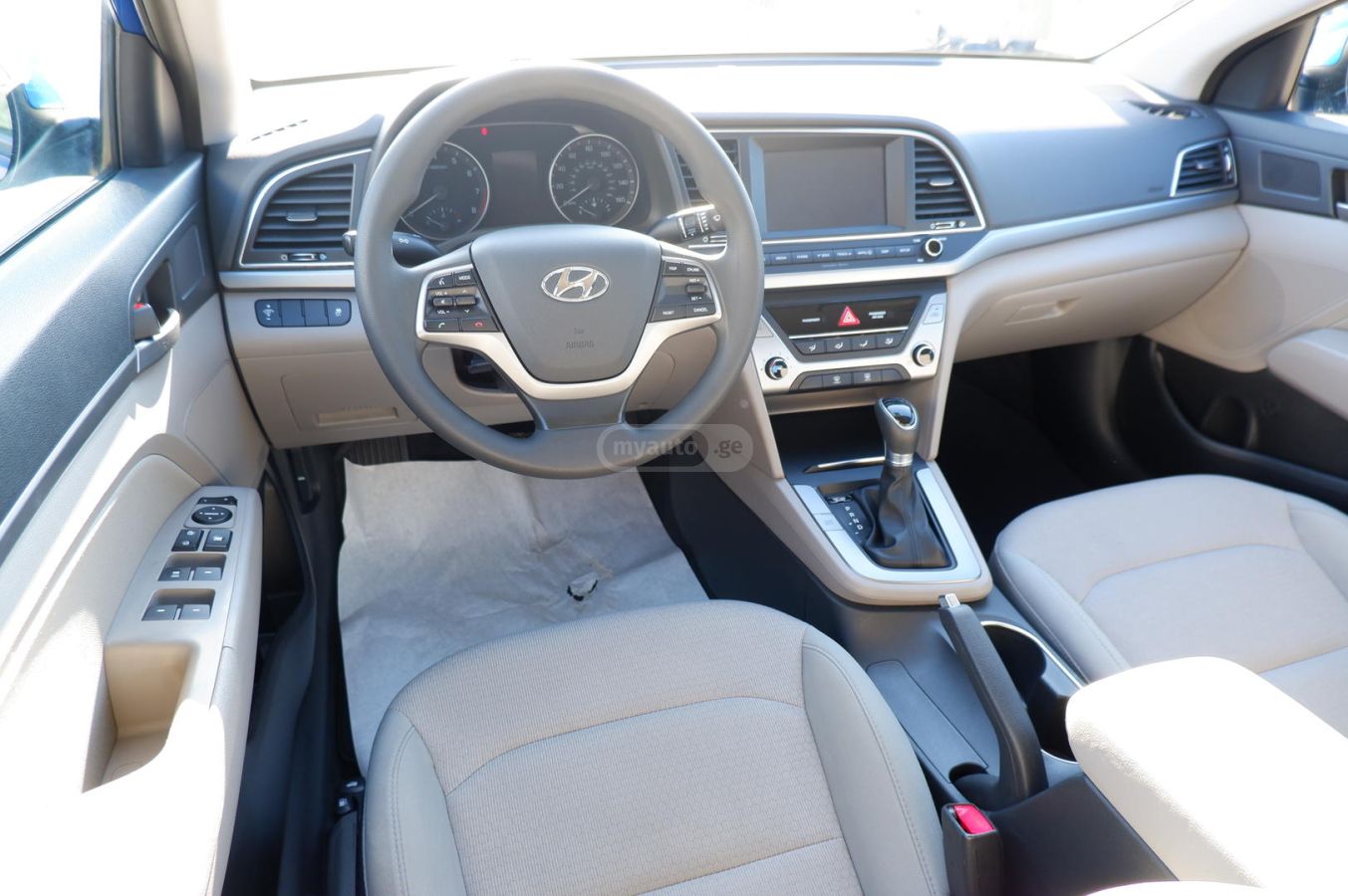 Hyundai Elantra - фото 7