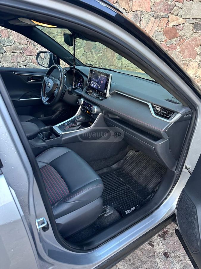 Toyota RAV 4 - фото 10