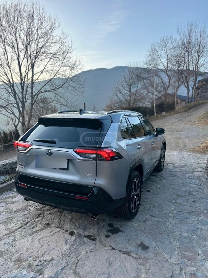 Toyota RAV 4 - фото 2