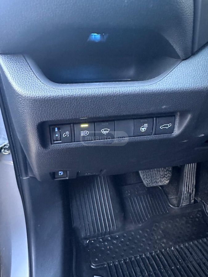 Toyota RAV 4 - фото 5