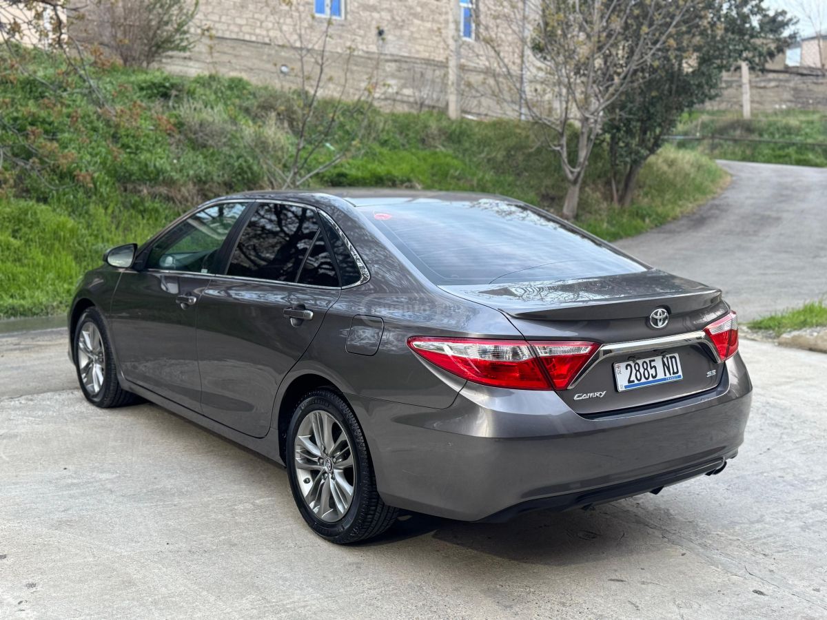 Toyota Camry - фото 3