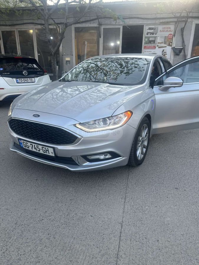 Ford Fusion - фото 1