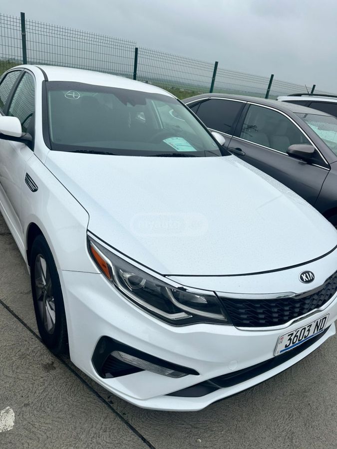 Kia Optima - фото 1