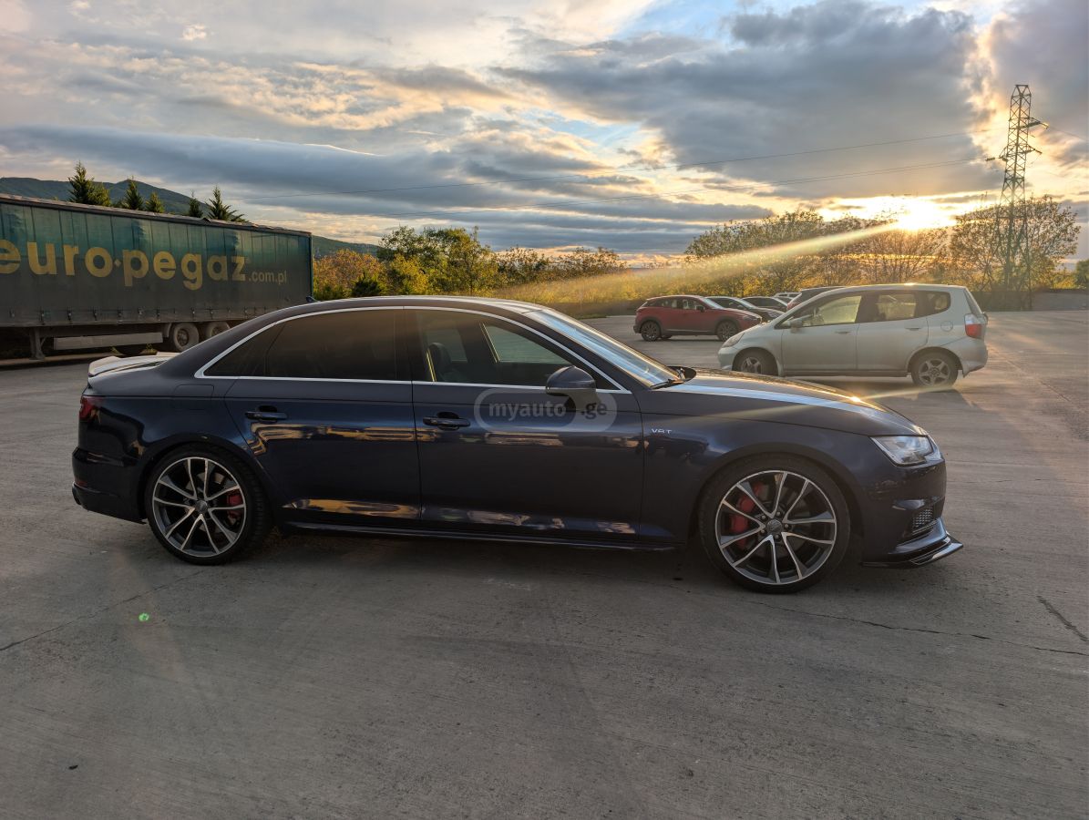 Audi S4 - фото 5