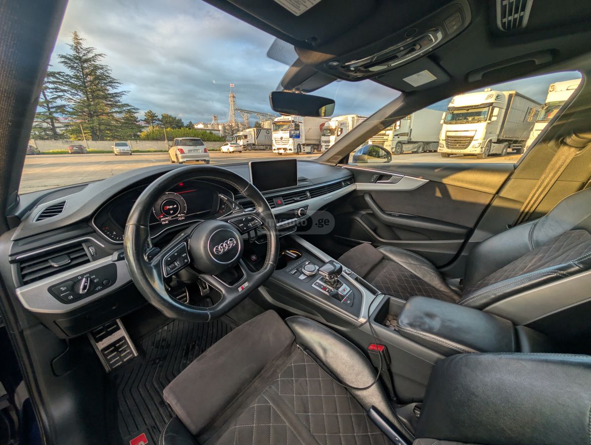 Audi S4 - фото 7