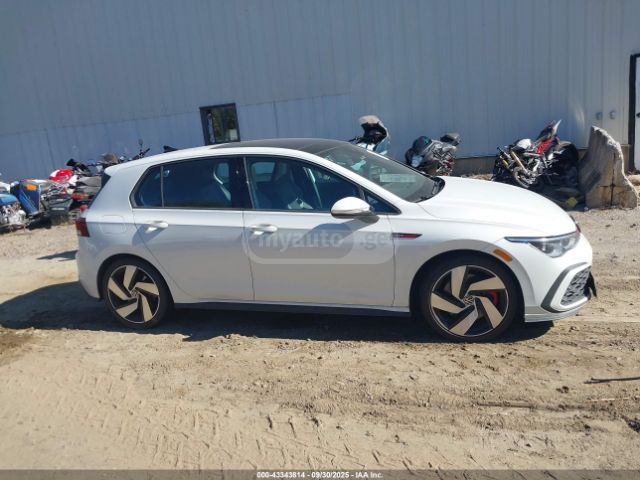 Volkswagen Golf 2023 — миниатюра 12
