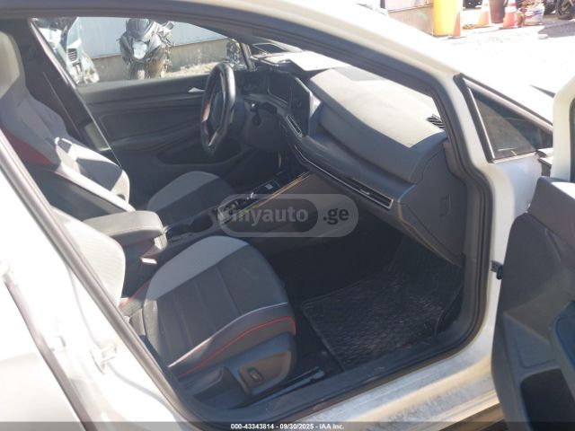 Volkswagen Golf 2023 — миниатюра 5
