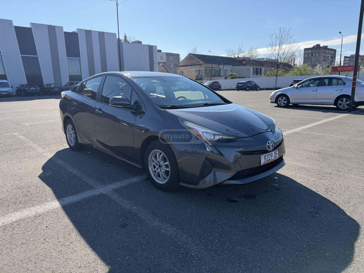Toyota Prius - фото 1