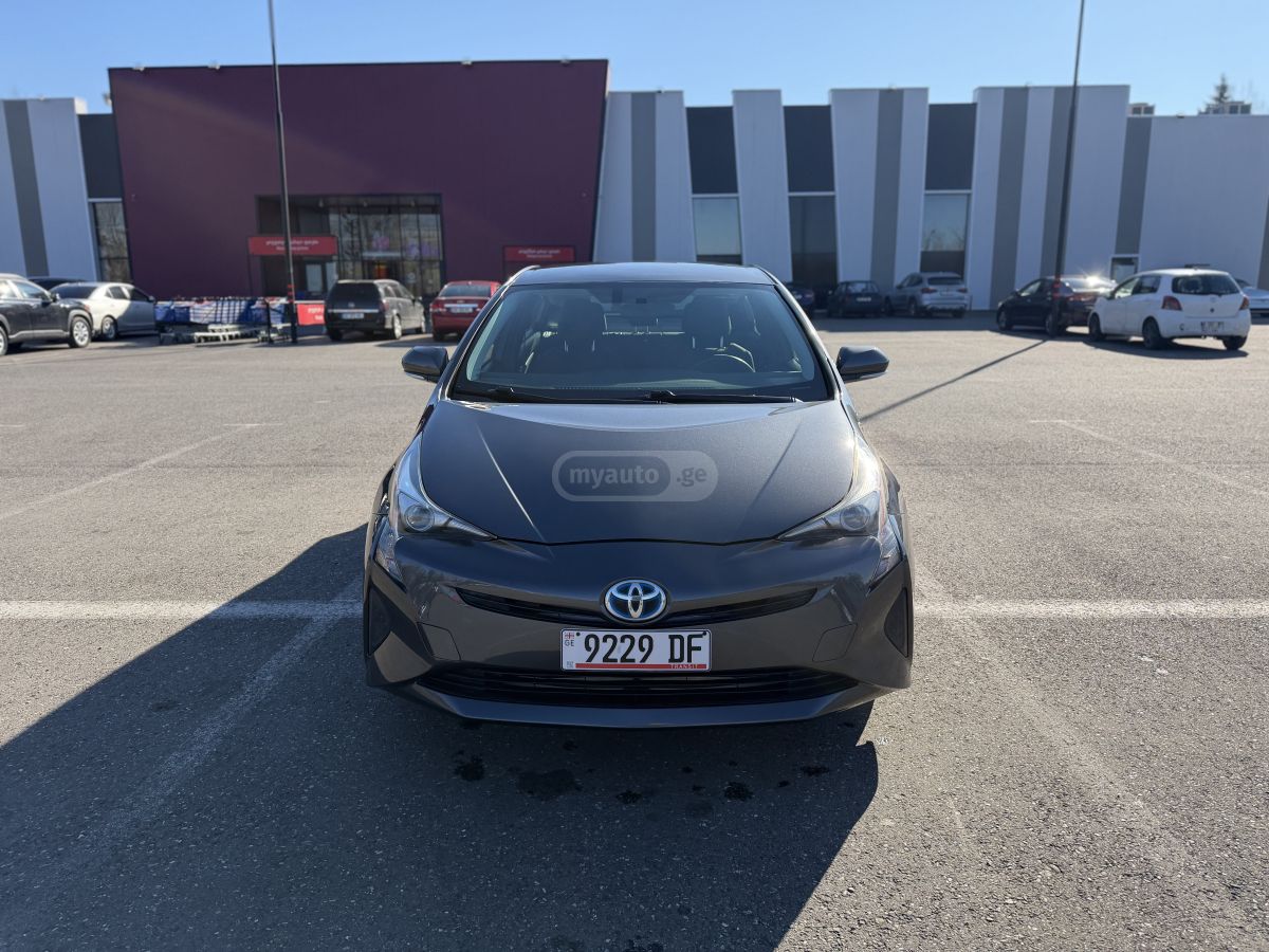 Toyota Prius - фото 2
