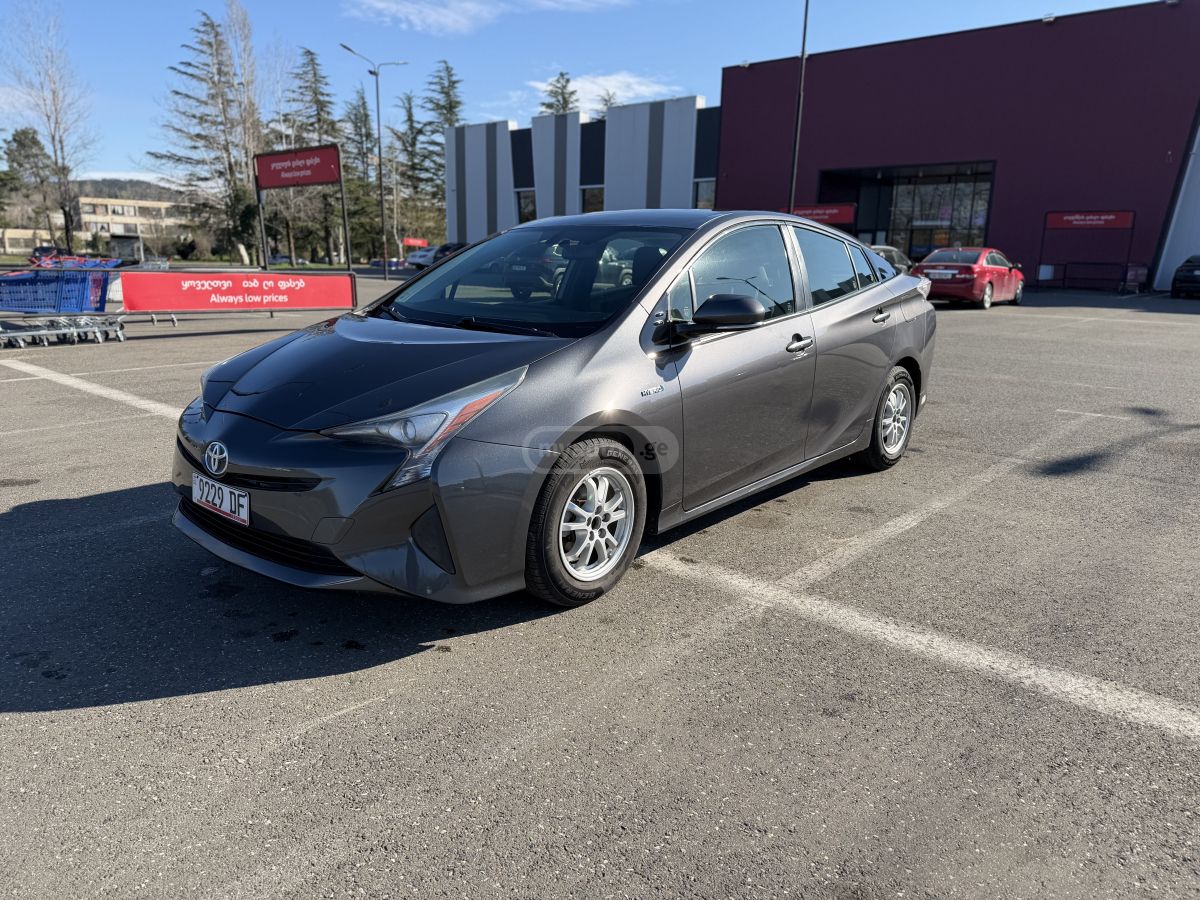 Toyota Prius - фото 3