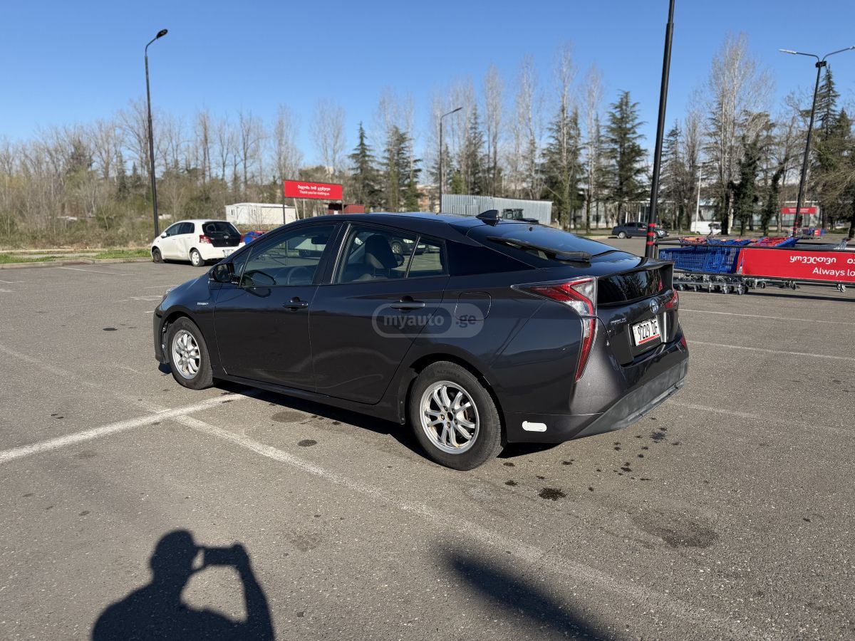 Toyota Prius - фото 5