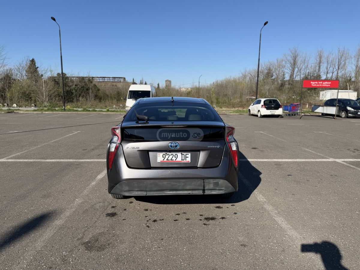 Toyota Prius - фото 6