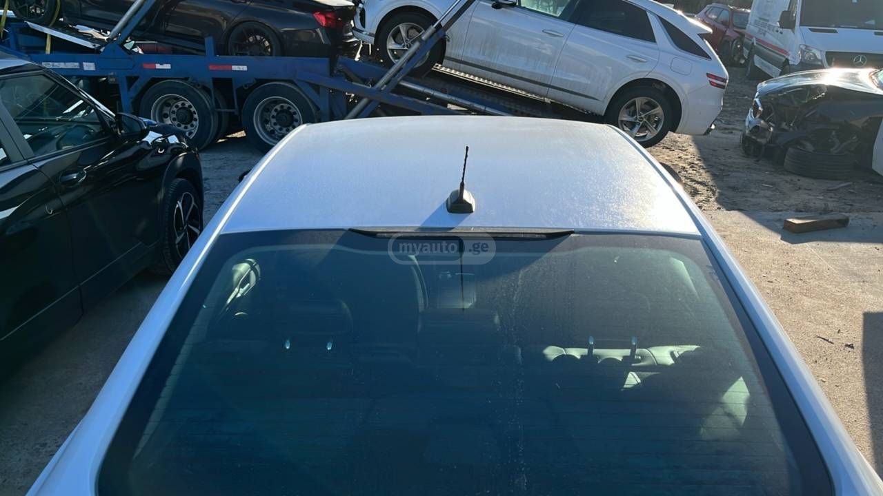 Ford Fusion - фото 10