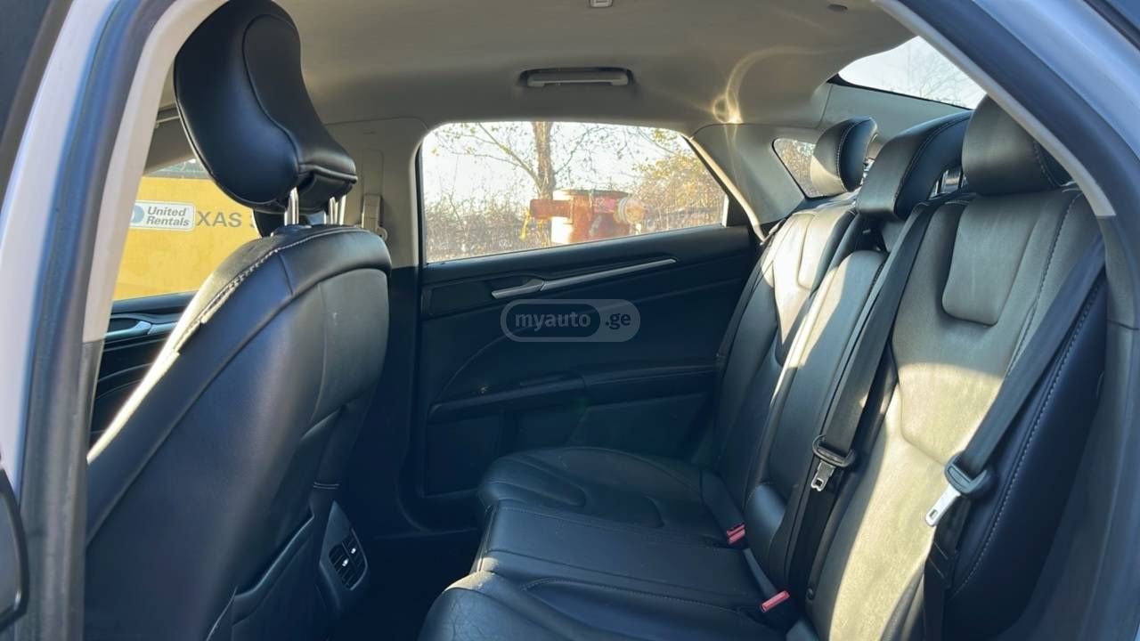 Ford Fusion - фото 11