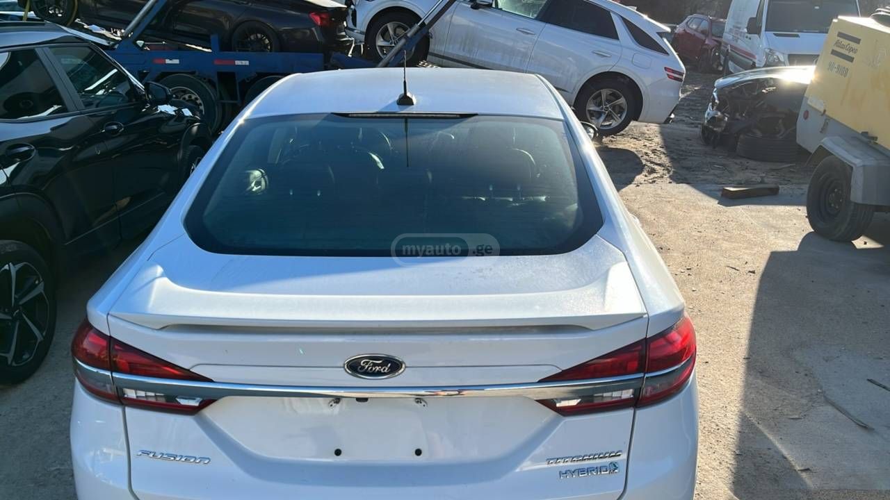 Ford Fusion - фото 6