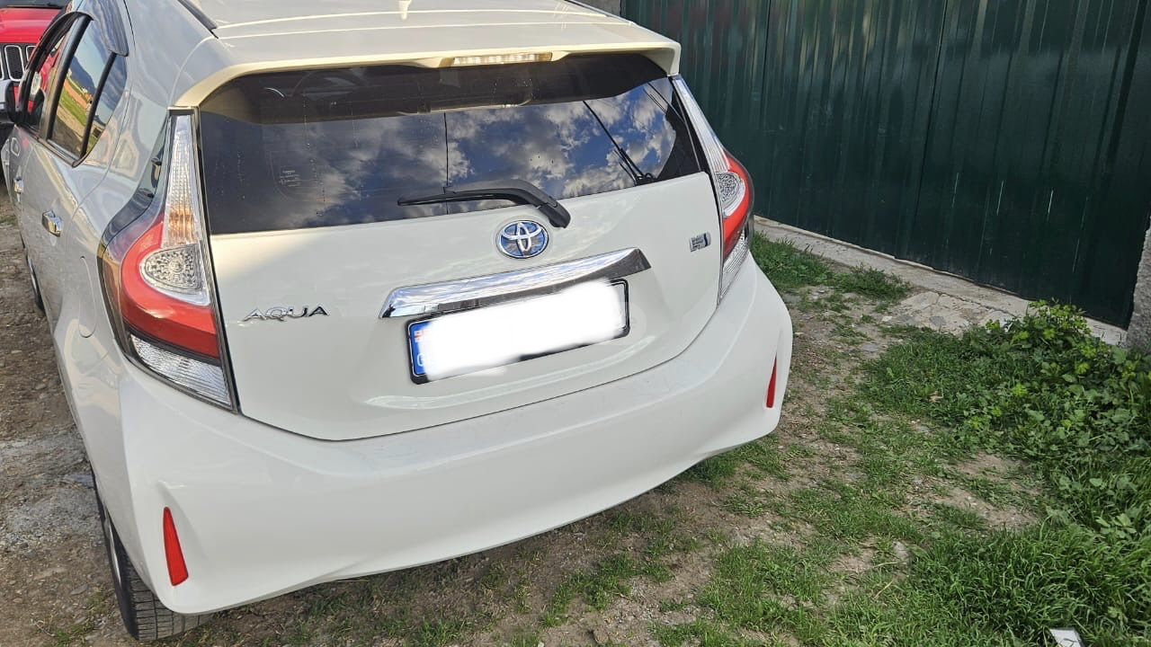 Toyota Aqua - фото 4