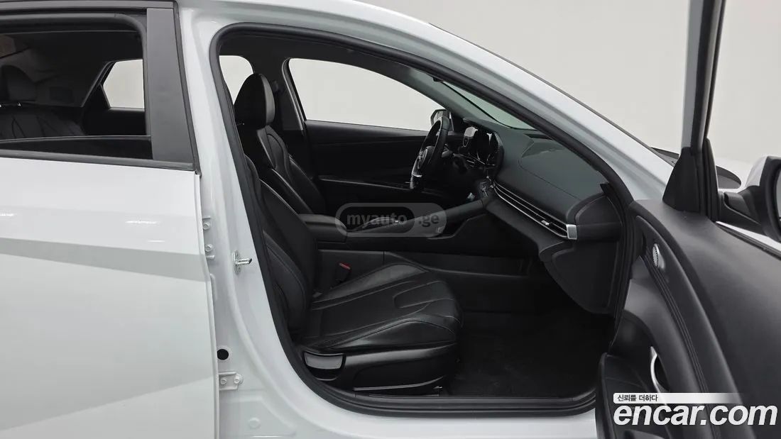 Hyundai Elantra - фото 11