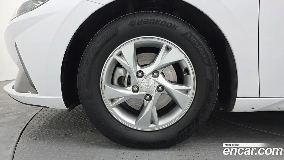 Hyundai Elantra - фото 5