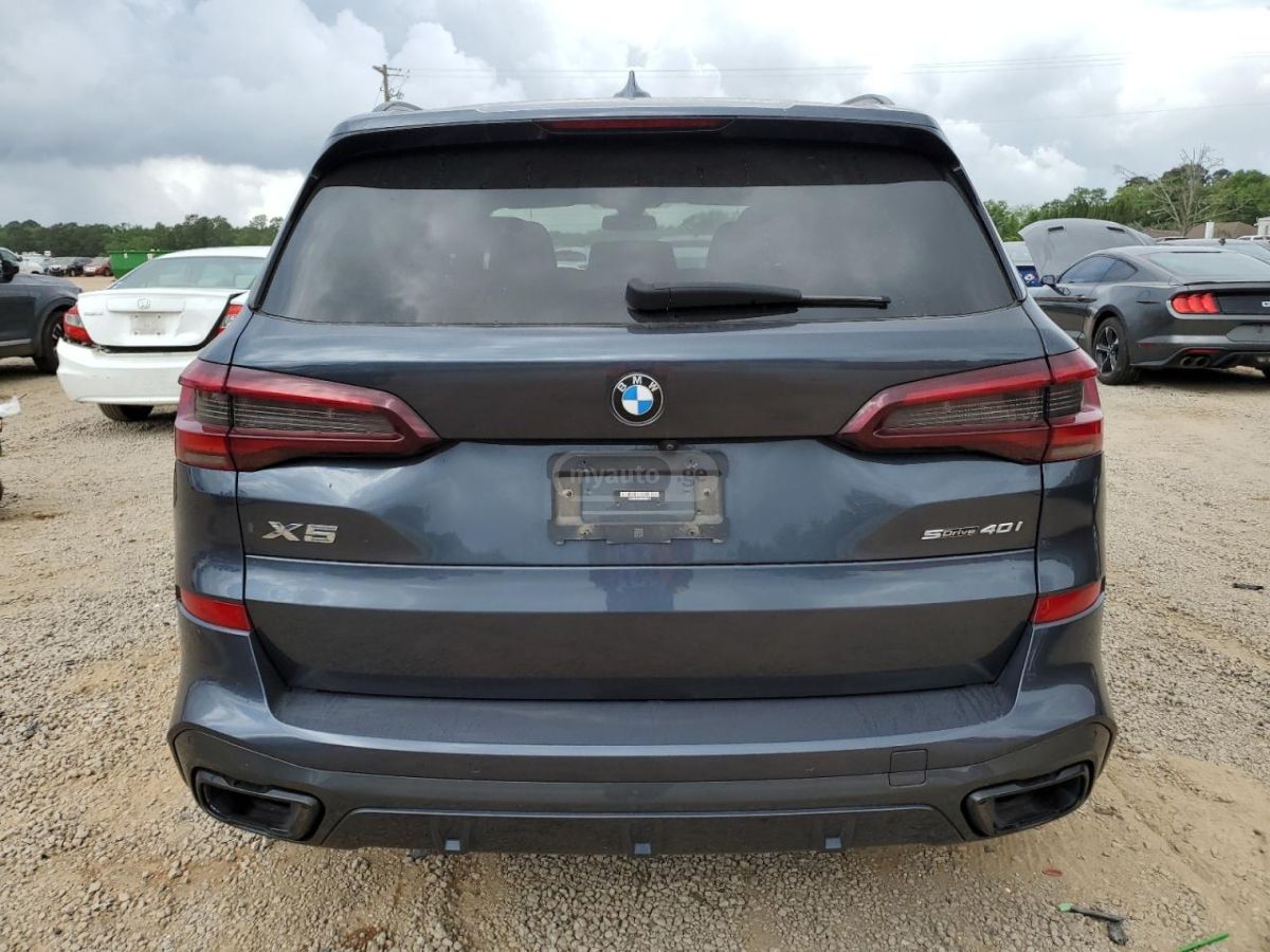 BMW X5 - фото 6