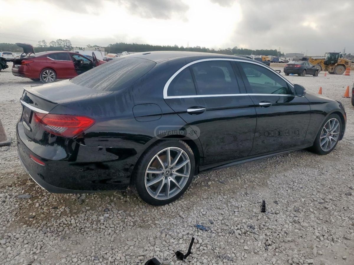 Mercedes-Benz E 300 2021 — миниатюра 3