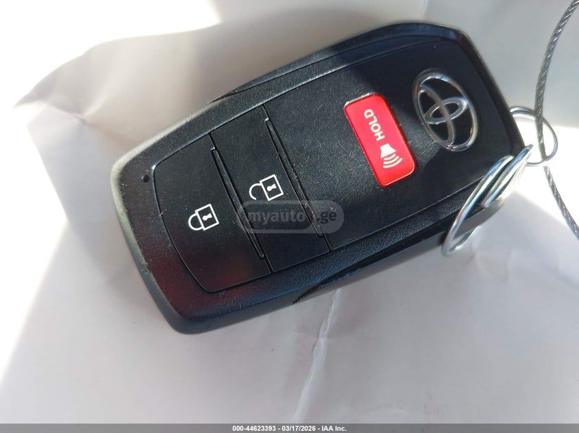 Toyota Prius Prime - фото 10