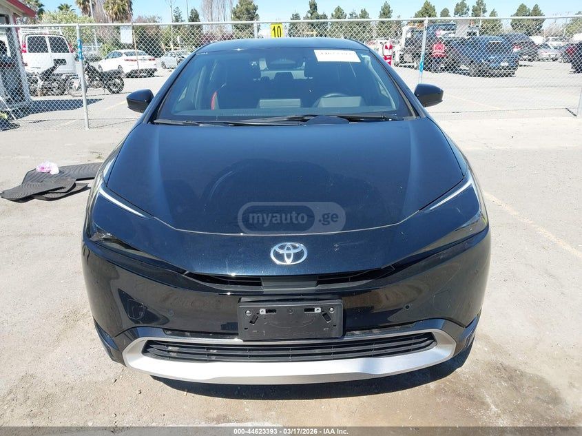 Toyota Prius Prime - фото 12