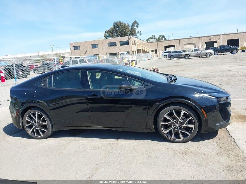 Toyota Prius Prime - фото 13